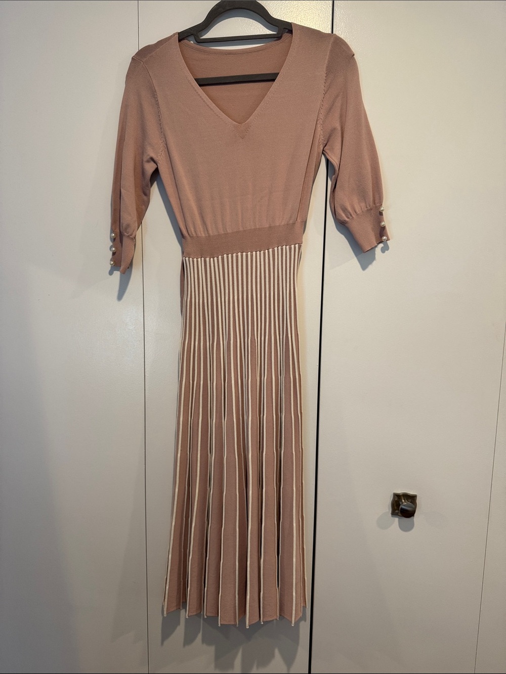 Ribbed Pleated V-Neck Midi Dress in Pinky Mauve  color